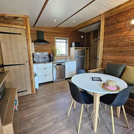 Mobil-home Confortable, Animaux Ok - 6 Pers. - Api-1-52-2530 Coulon