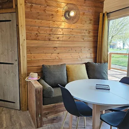 Mobil-home Confortable, Animaux Ok - 6 Pers. - Api-1-52-2530 *